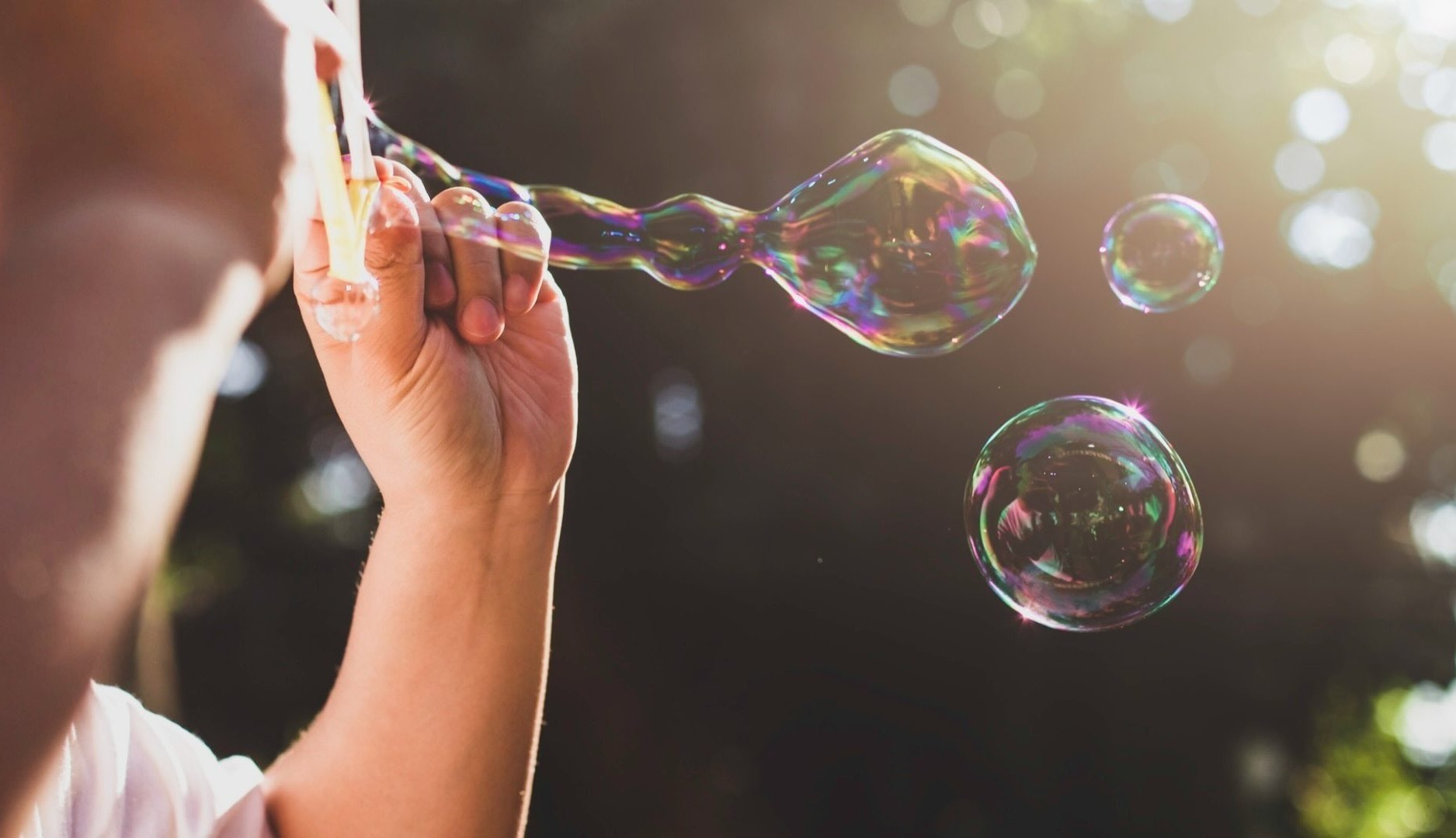 コミュニケーション専門家の 46% は、企業は ESG に関して自分たち以上に発言していると考えています。