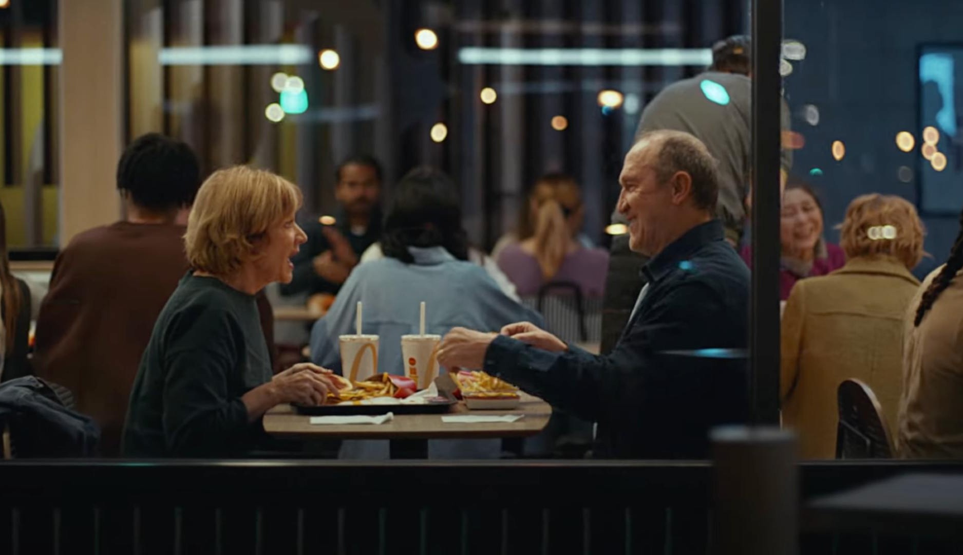 ペピニロの転送またはマクドナルドが消費者の製品をどのように強調しているか