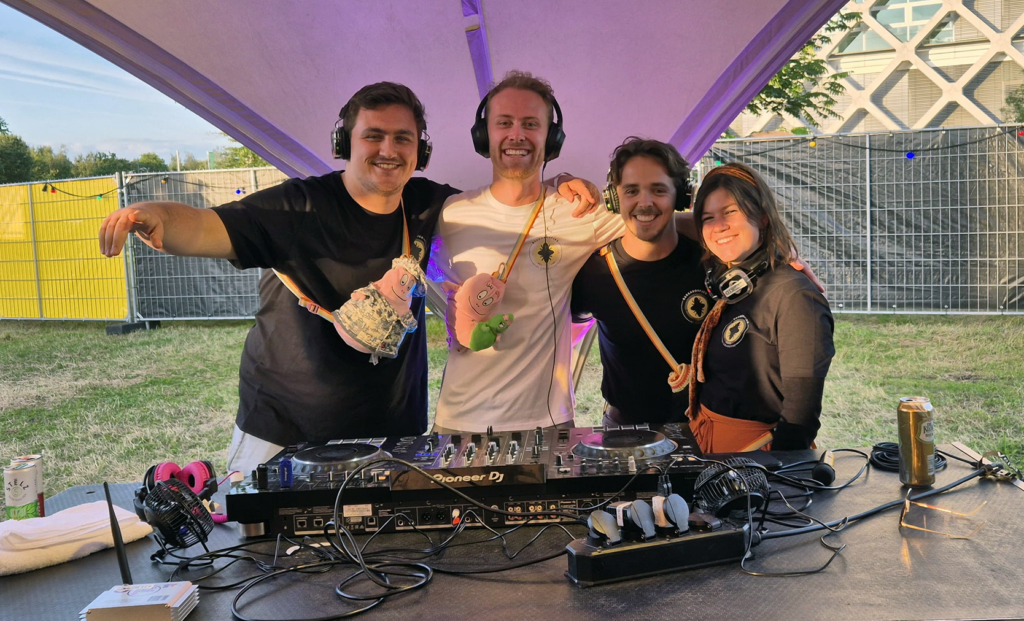 表彰台：バルババーズ