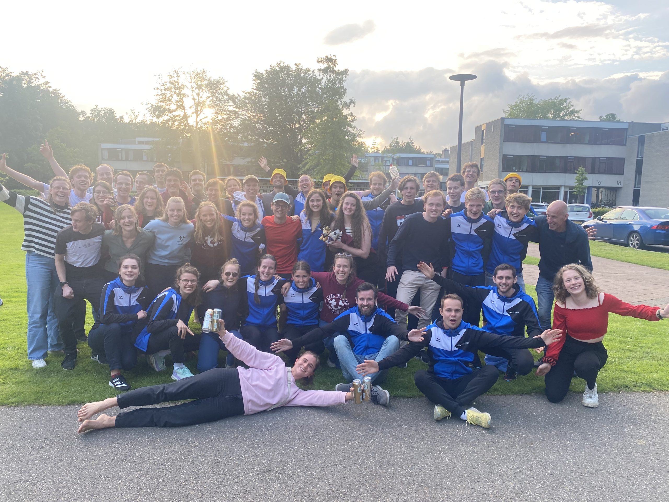 Batavierenraceに大学チームはありません