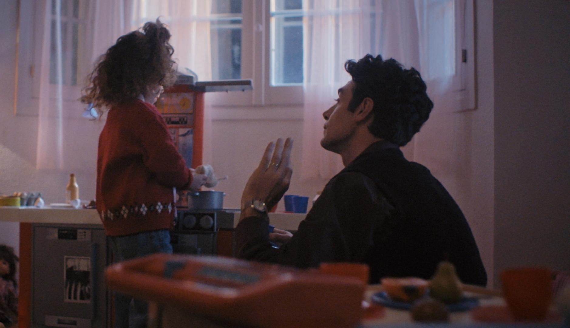 「夕食」、エルポゾから親と子供の関係への賛辞