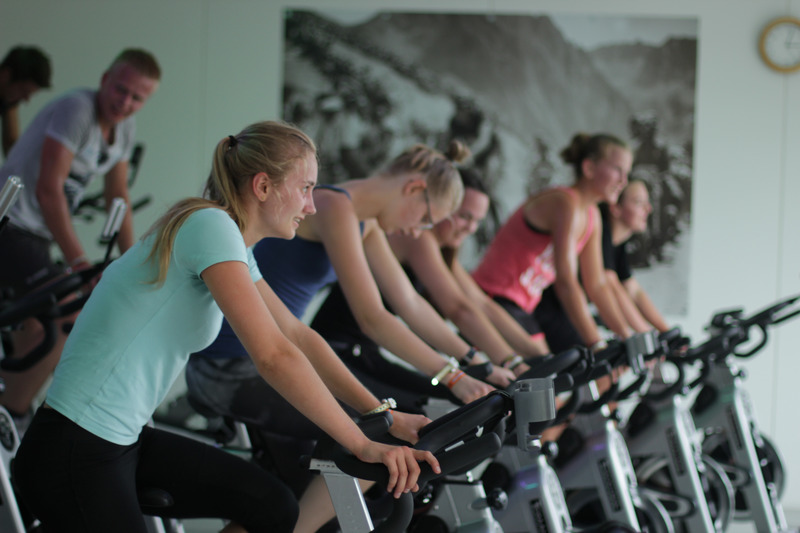 スポーツはおそらくかなり高価です