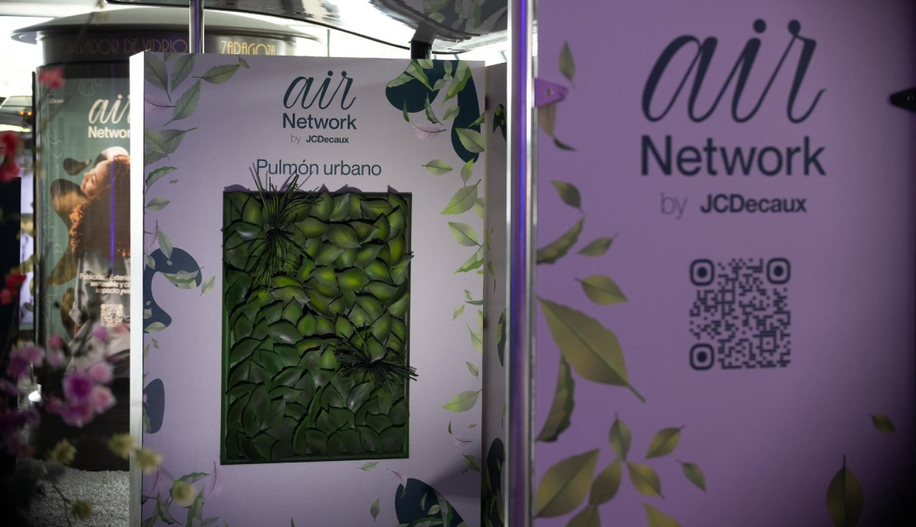 Jcdecauxはマドリードに彼のマルケを取り付けて空気を浄化します