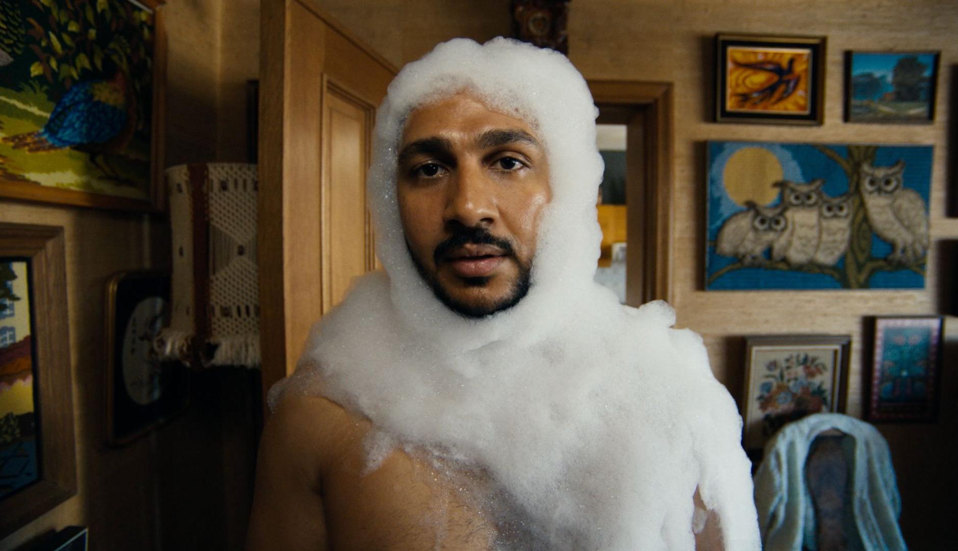 AXは、シャワージェルの新しいラインのためにキャンペーンでそのトーンを限界に達します