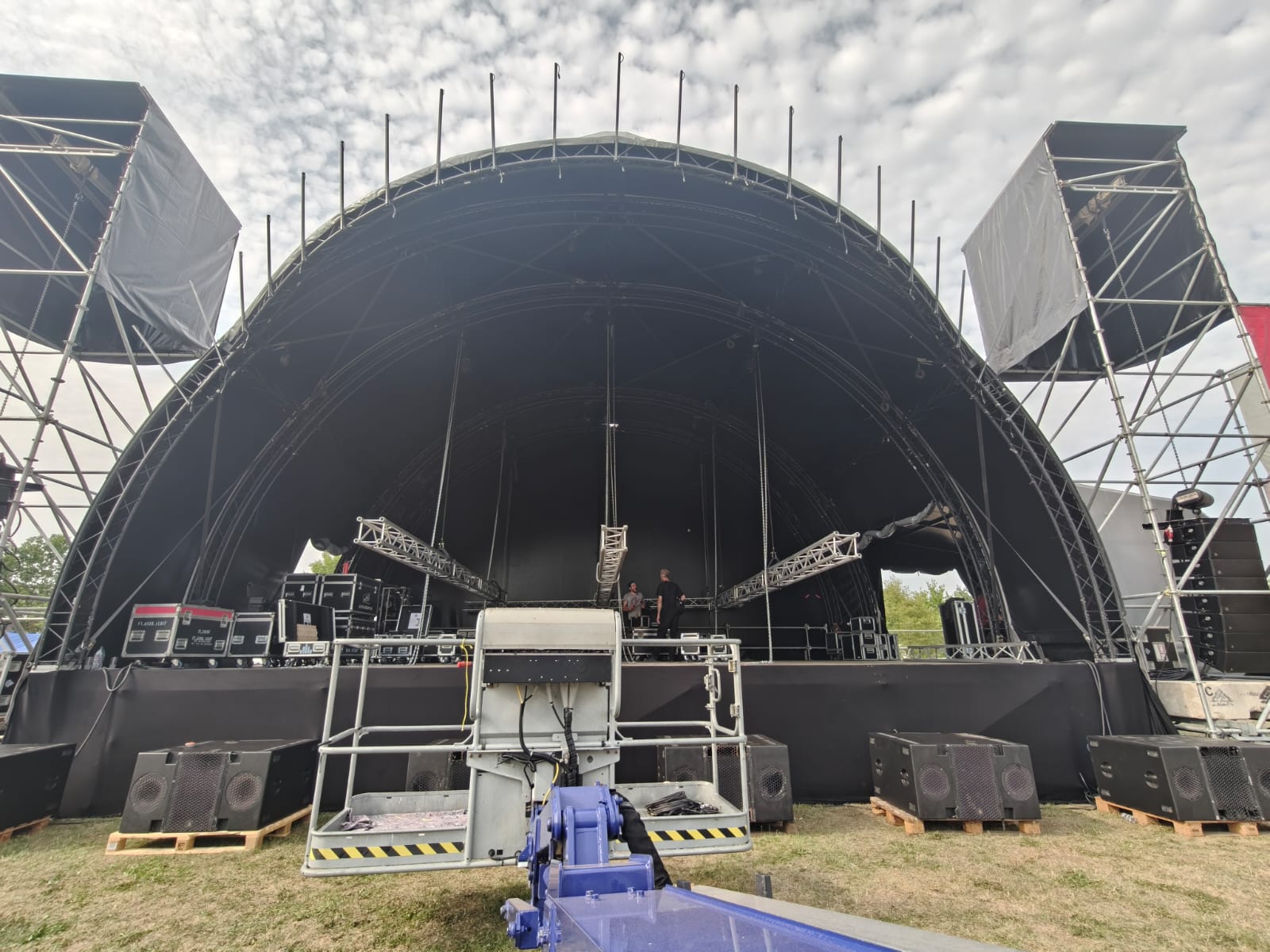 写真シリーズ：援助の嵐のための沈黙