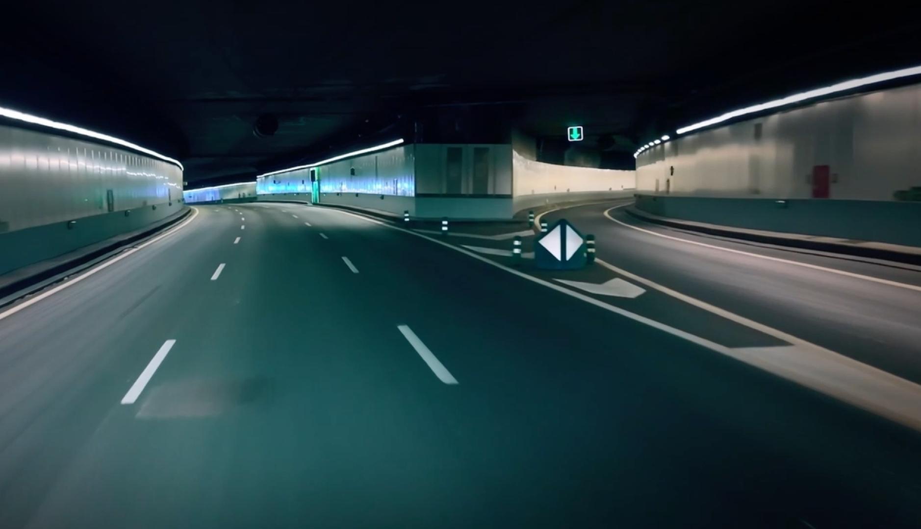 un túnel de la M-30 con la bifurcación de una salida