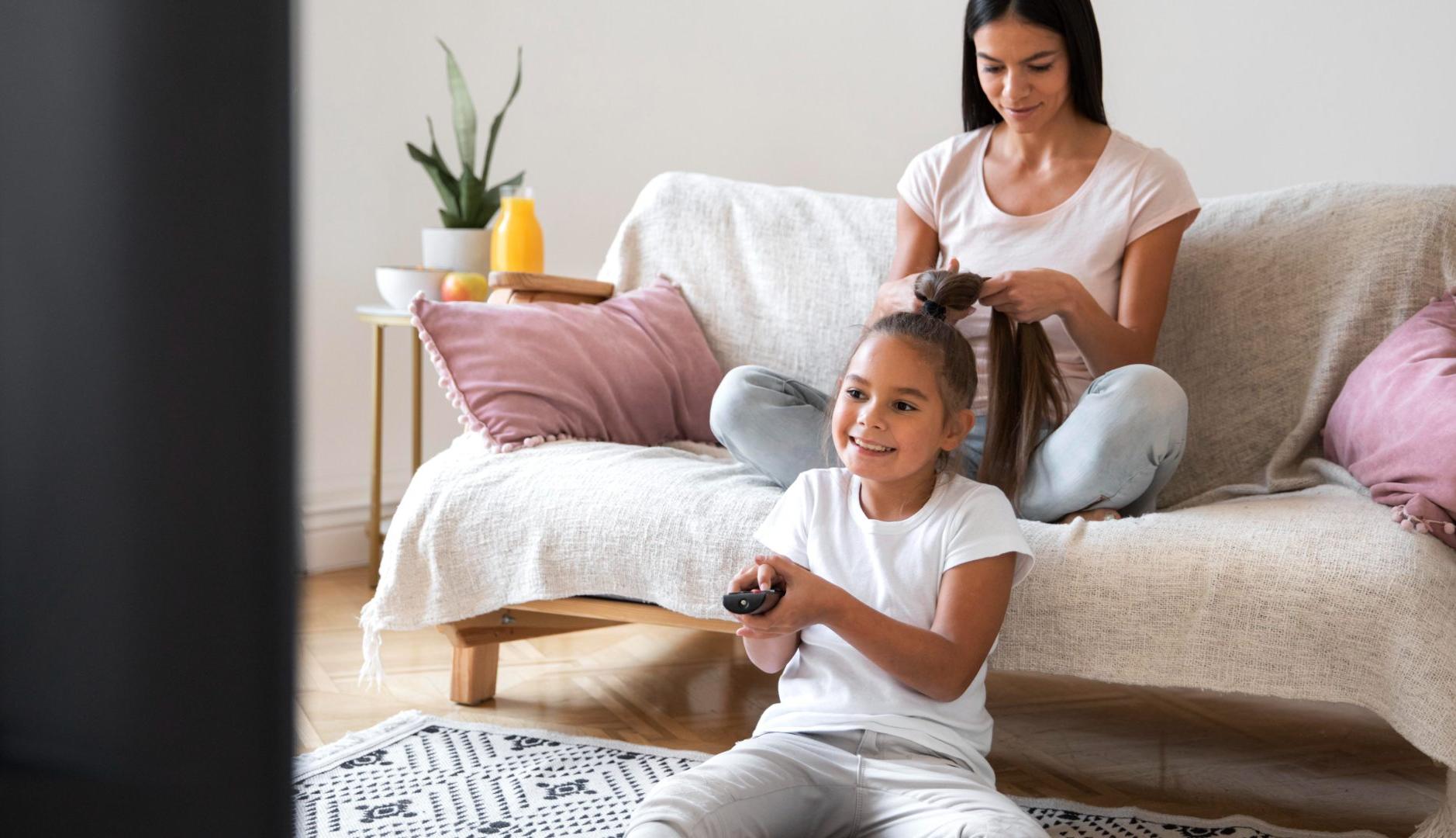 テレビは、今日とアンテナ3が支配する8月の季節性を非難します