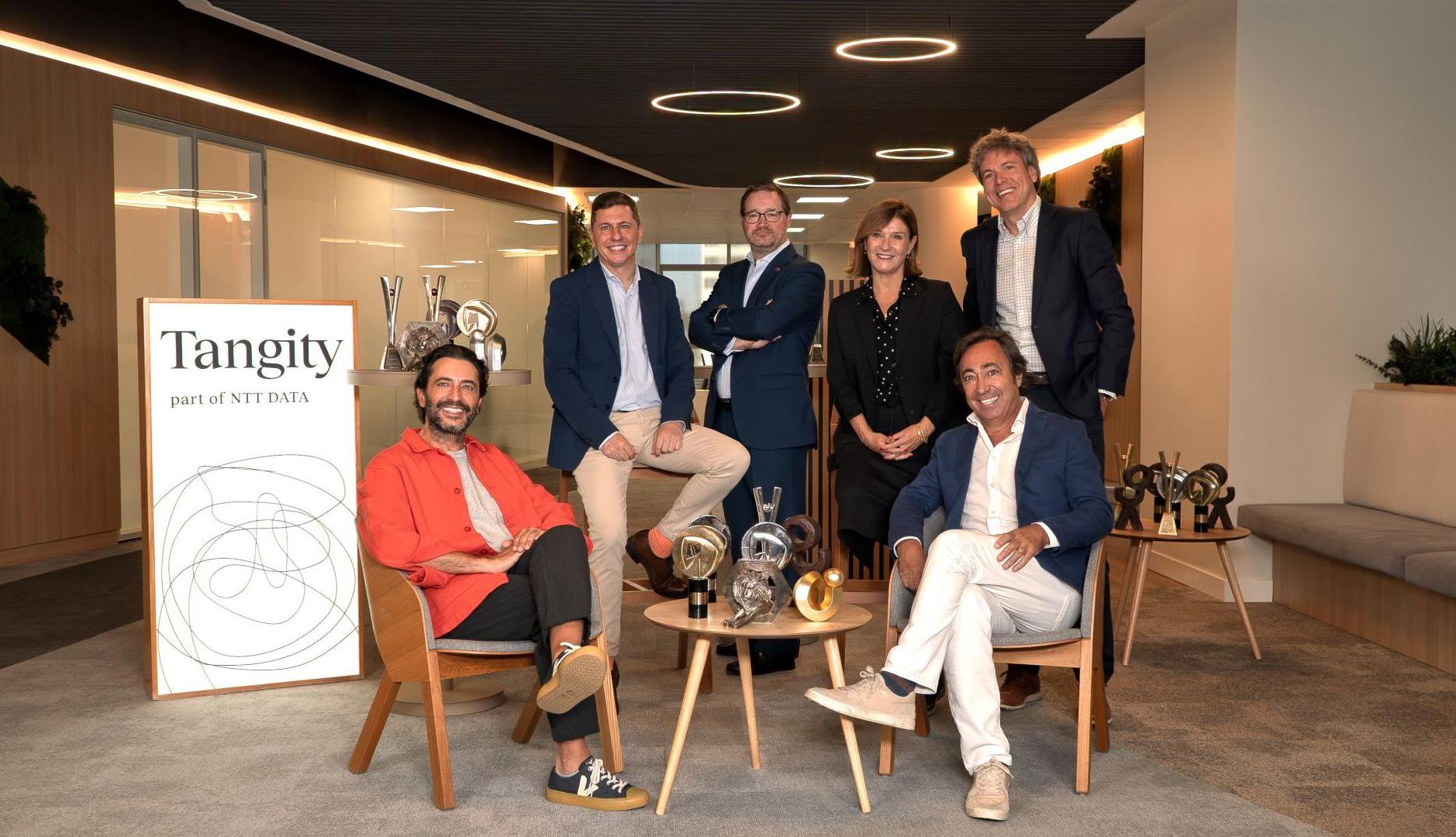 Equipo de Tangity y Bungalow25