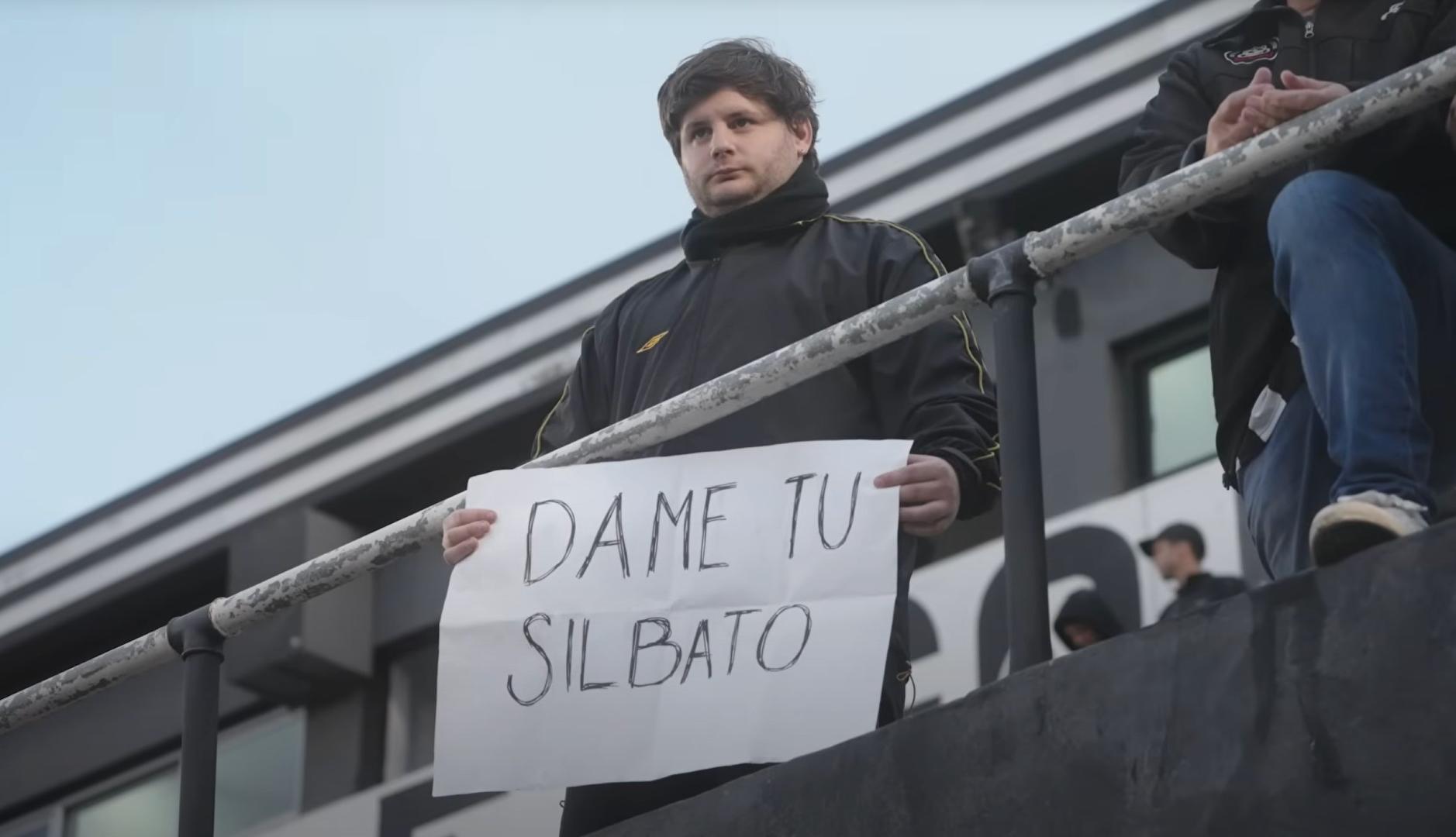 アルゼンチンのチャンネル TyC Sports が楽しいラブストーリーで審判たちに敬意を表します