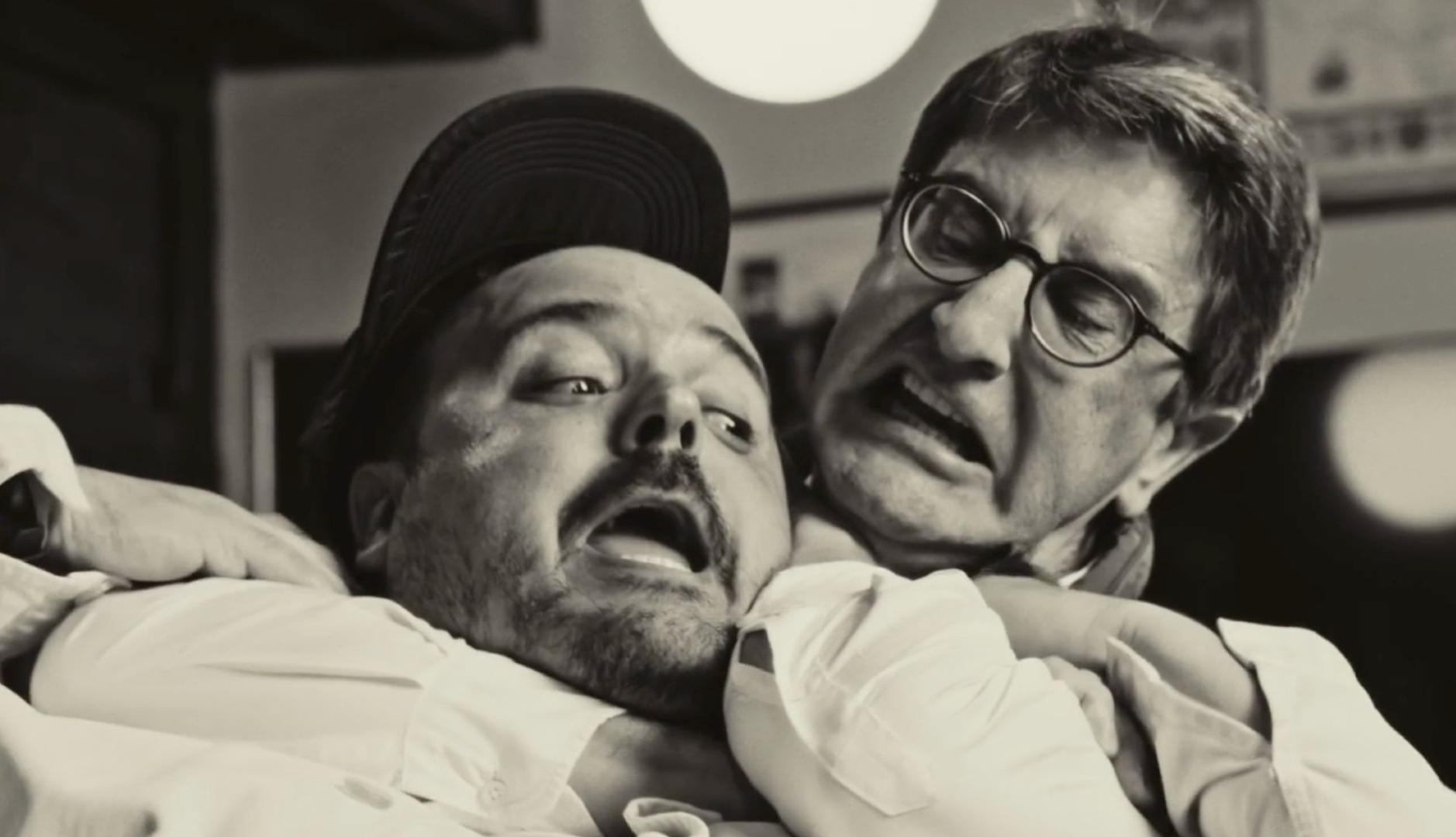 Dos hombres enzarzados en una pelea