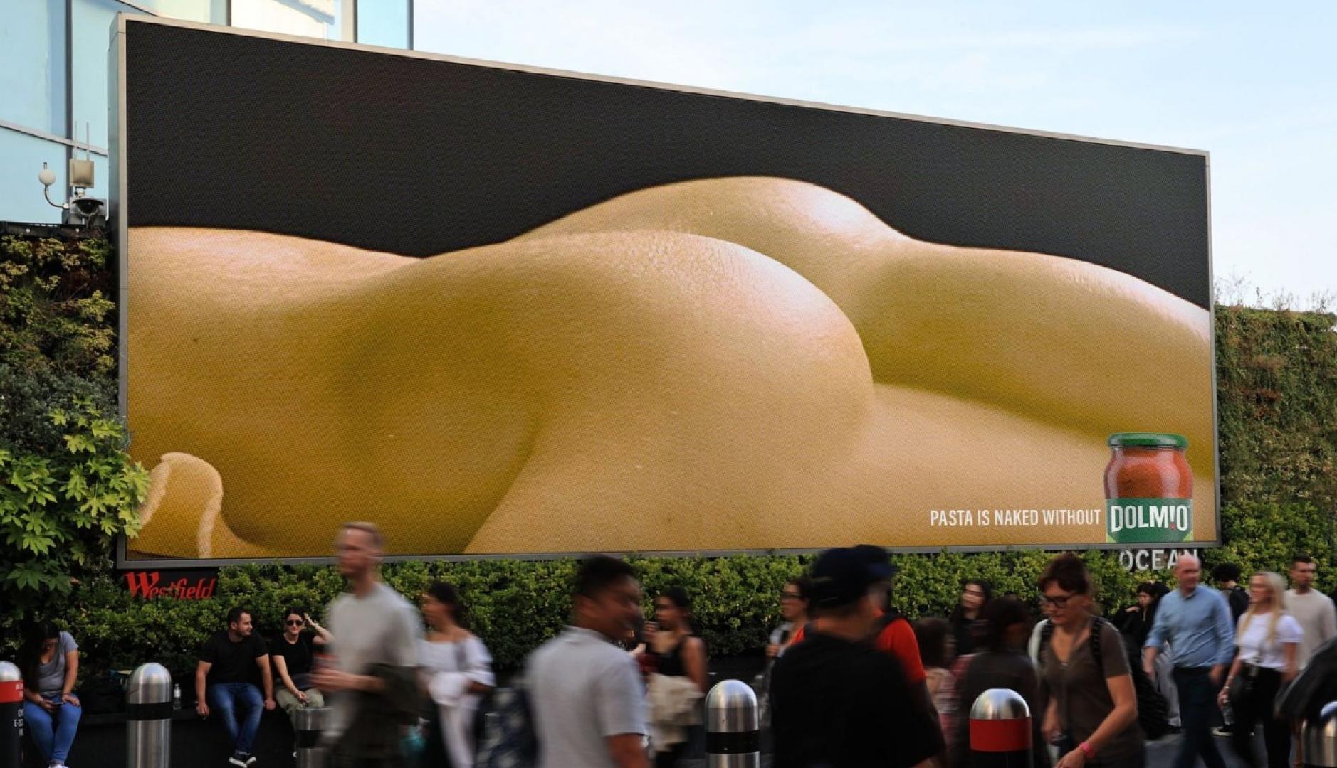 Una imagen de la campaña que parece un culo pero en realidad es el borde de masa de una pizza