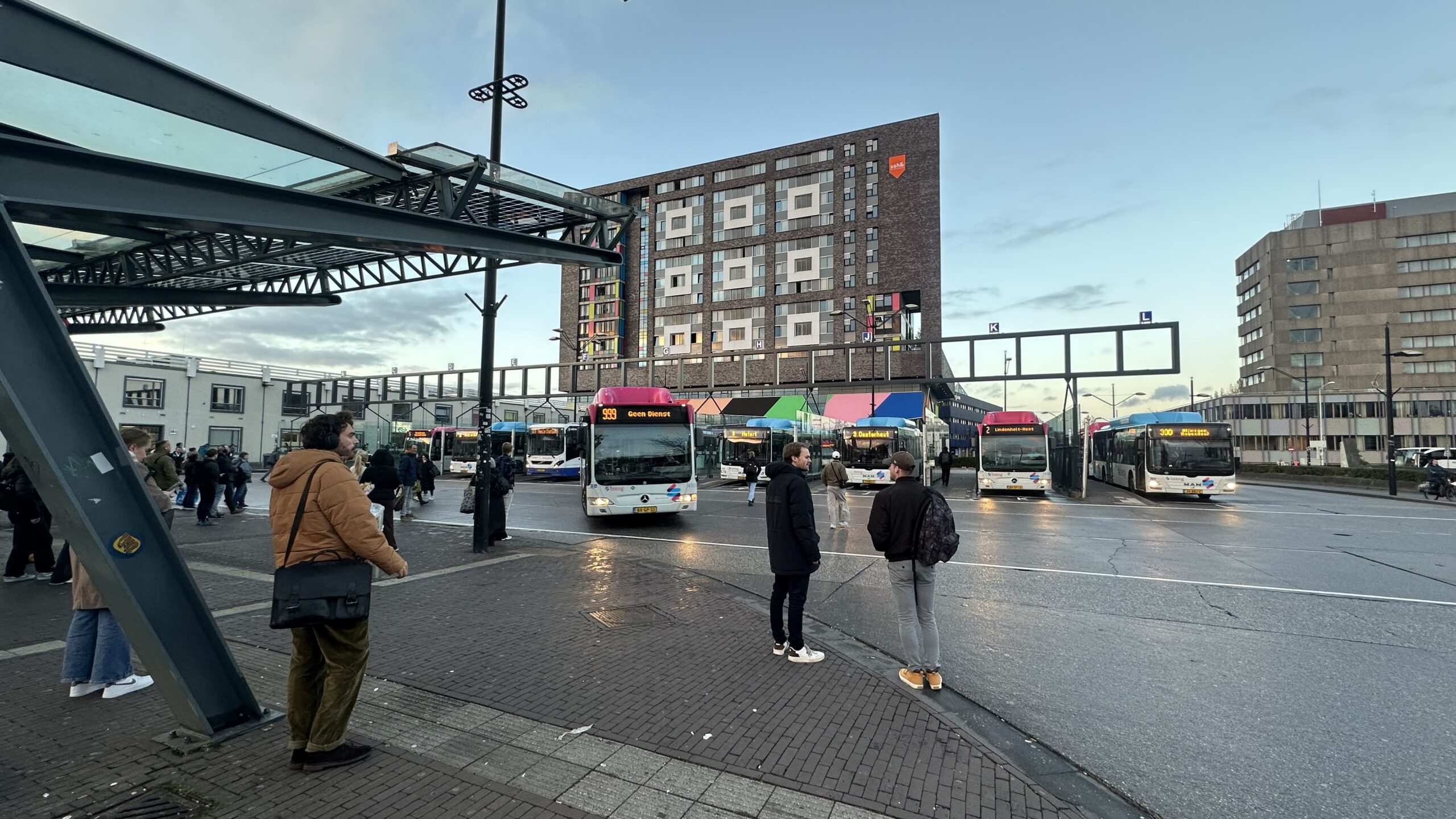 ヴァーヘニンゲン～ナイメーヘン間の高速バスの計画