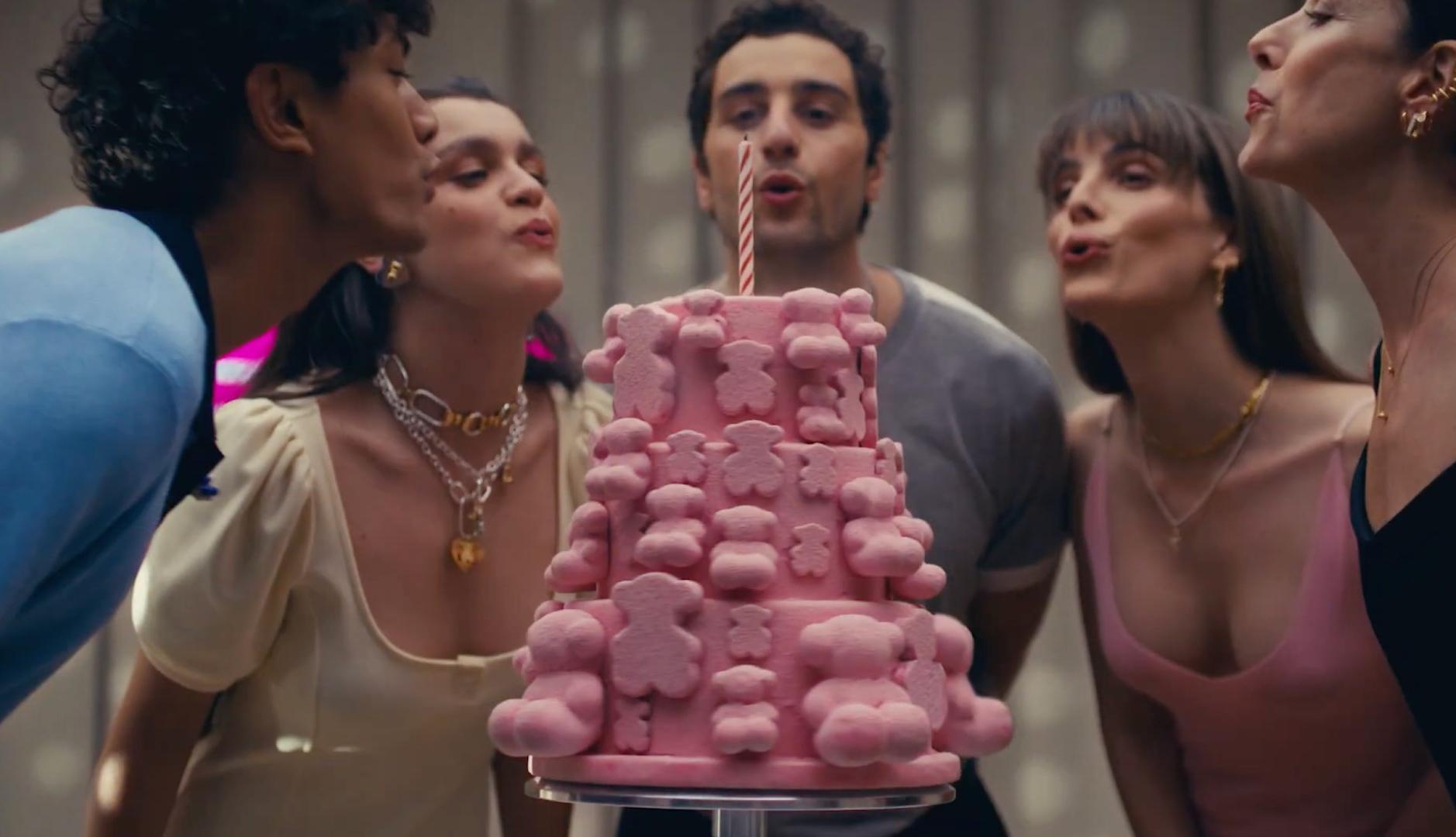 新しいグローバル Tous キャンペーンは、あらゆるスタイルが出会うパーティーです