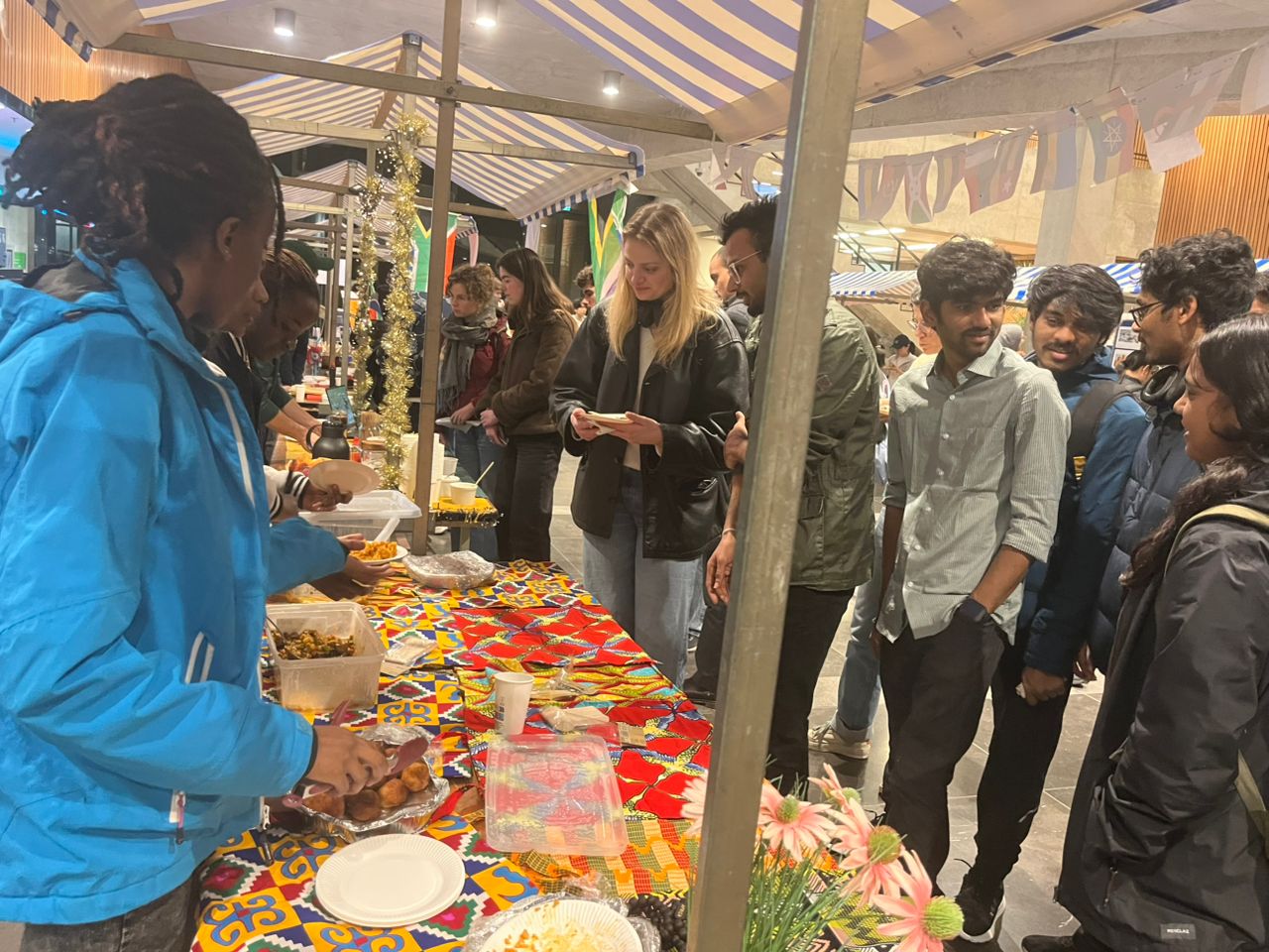 写真で: カルチャーフェスト