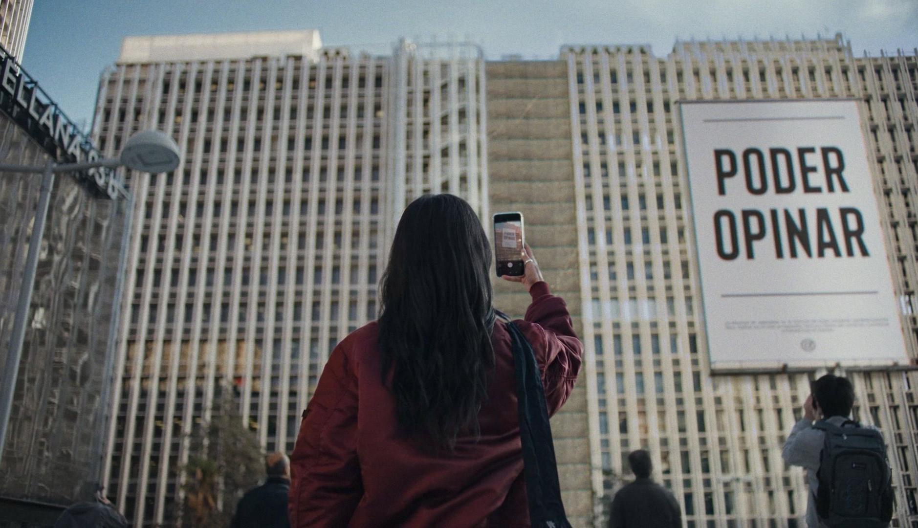 「民主主義はあなたの力です」キャンペーンはスペイン社会の権利と自由を称賛します