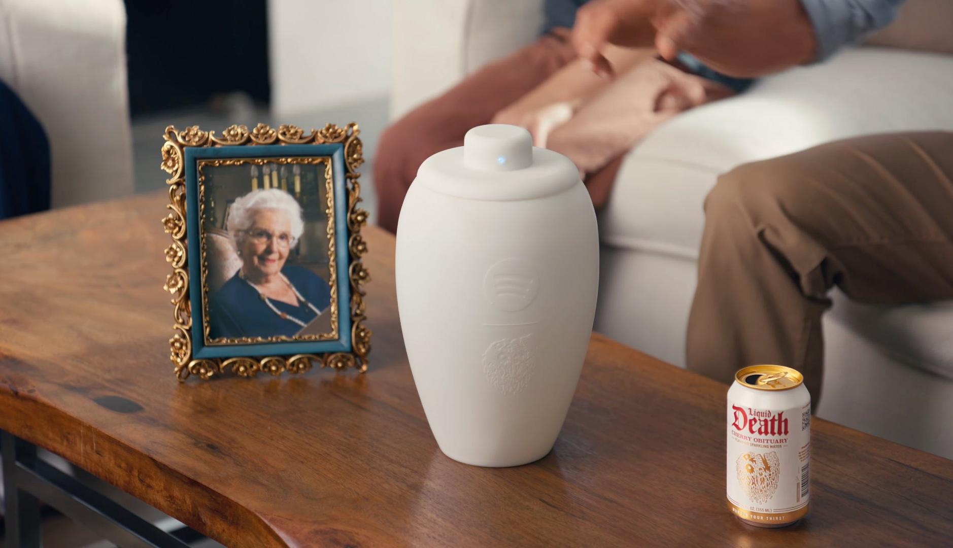 Spotify のスピーカー壺から Supreme の棺まで、マーケティングは死をも恐れない