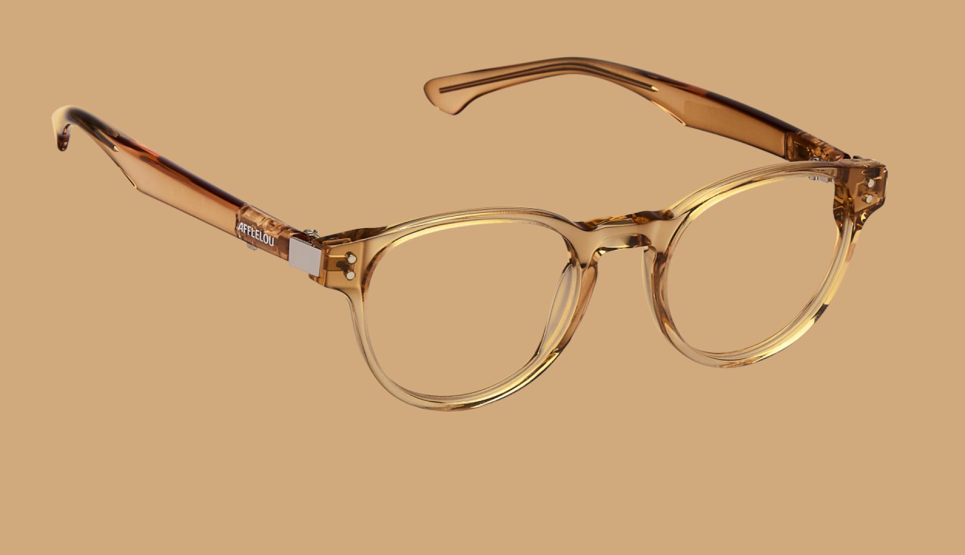 アラン・アフルーが、通話や音楽用のオーディオを統合した度付きメガネのコレクションを発売