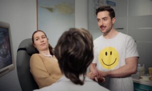 クチャ銀行は財務上の重要な瞬間にユーモアを用いて真剣に取り組む