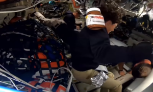 宇宙のヌテラはプロダクト・プレイスメントではなく、AIでもありません。はい、これは広告の勉強です