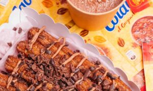 ColaCao と Jordi Roca が Rocambolesc とのコラボレーションでチュロスをチョコレートで再解釈