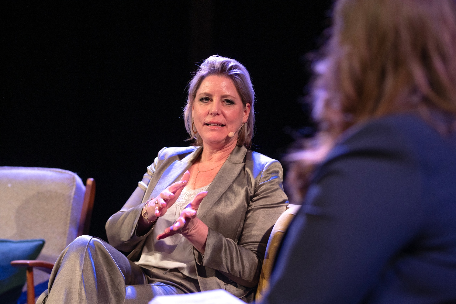 「教育はもう少し骨の髄まで肉付けされる」