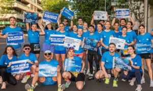 乳首のスポンサー：これがマドリッドとバルセロナのマラソンでランナーにワセリンが添えられている方法です