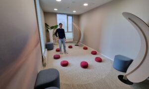 より多くの光、より少ない刺激