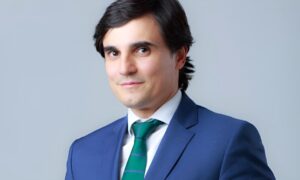 オートコントロールの新社長は、アトレメディア広告ゼネラルディレクターのホセ・ミゲル・ガルシア＝ガスコ・マルティネス氏です。