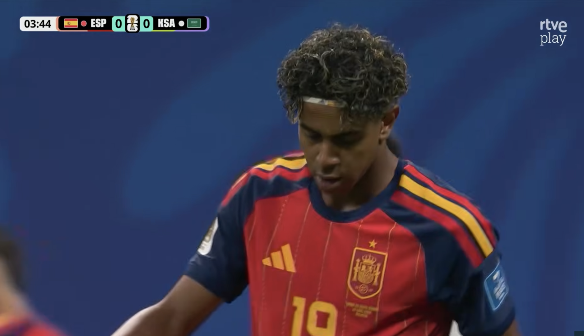 Lamine Yamal y Mikel Oyarzabal durante el Mundial