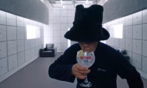 ビーフィーターは、アルコールフリーの品種の可能性を反映するために、ジャミロクワイの象徴的なビデオクリップを再作成します