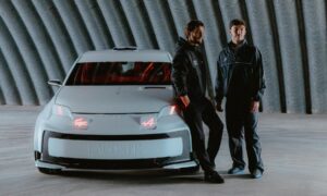 ラコステとアルパインは、ユニークな車とカプセルのコレクションでスタイルとパフォーマンスを組み合わせています