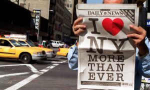 ミルトン・グレイザーの「I ♥ NY More Than Ever」9/11ロゴの背後にある物語
