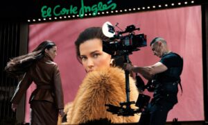 「Unbelievable」のリズムに合わせてアドリアナ・リマと撮影：エル・コルテ・イングレスの秋の広告