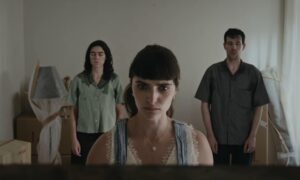 サムスン、携帯電話を主人公にしたホラー シリーズでプロダクト プレイスメントを超越