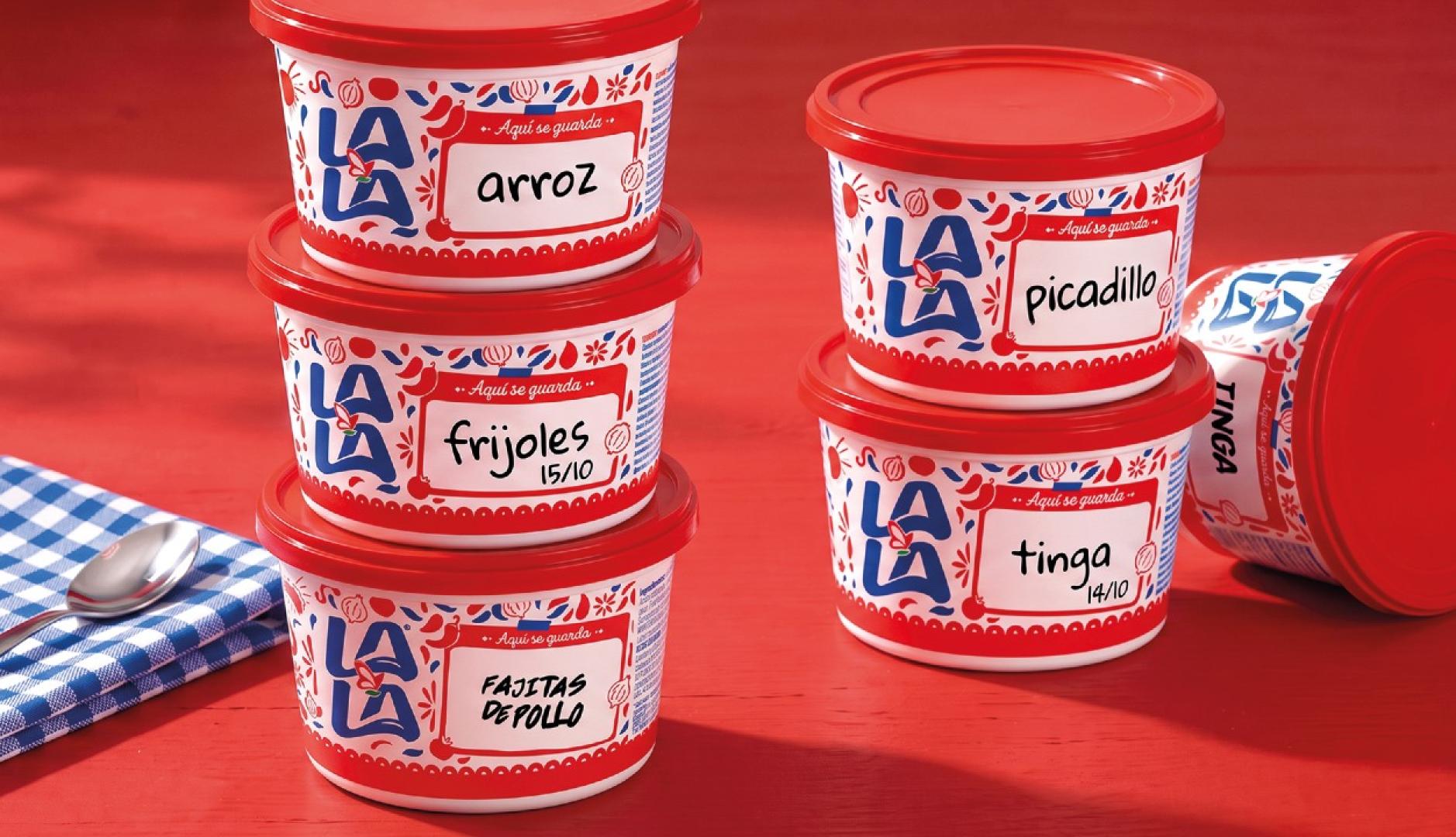 Envases de Lala con palabras escritas de comida como frijoles o picadillo