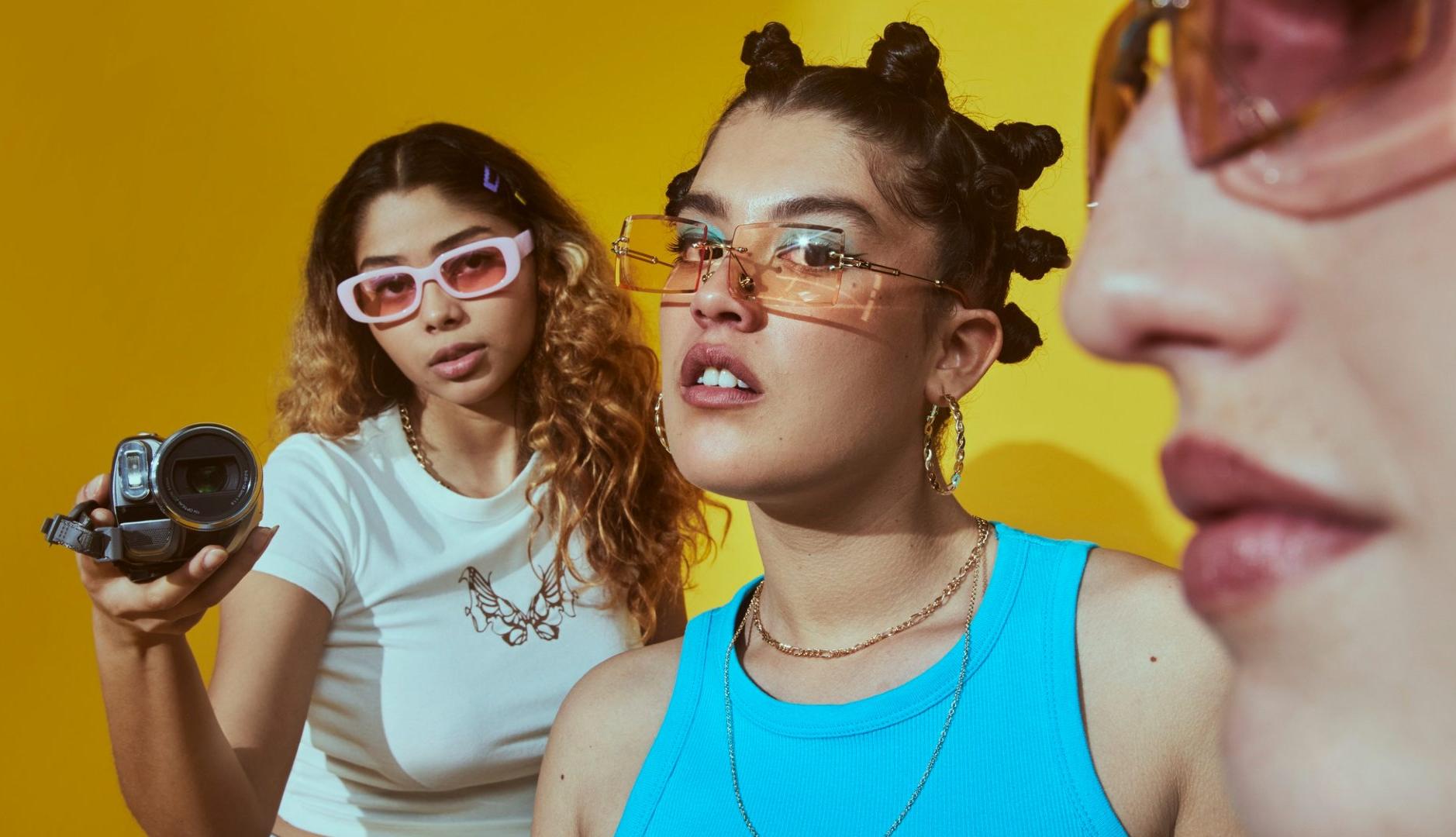Tres chicas de la generación Z